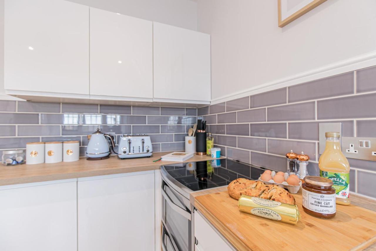 Oxfordshire Living - The Spencer Apartment - Удсток Екстериор снимка