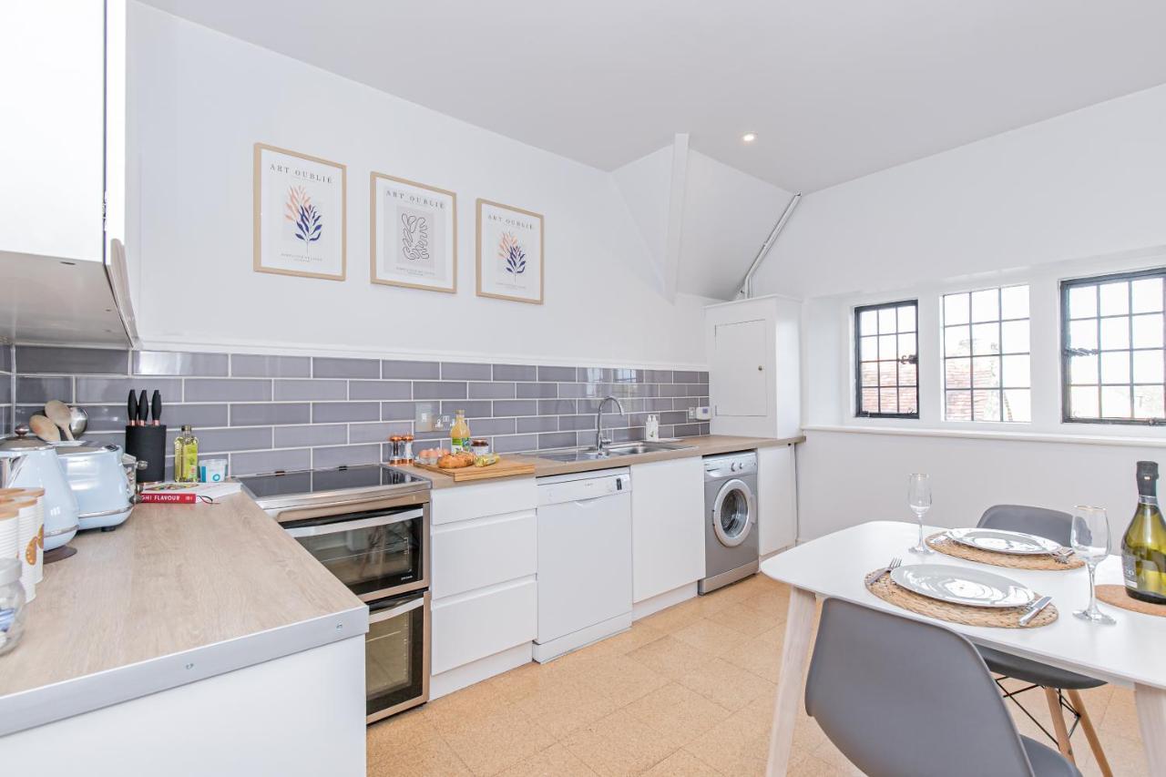 Oxfordshire Living - The Spencer Apartment - Удсток Екстериор снимка