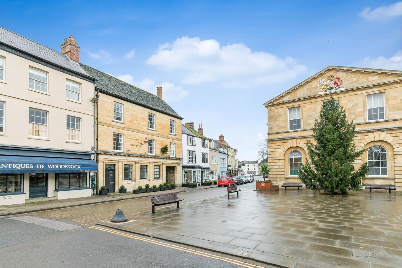 Oxfordshire Living - The Spencer Apartment - Удсток Екстериор снимка